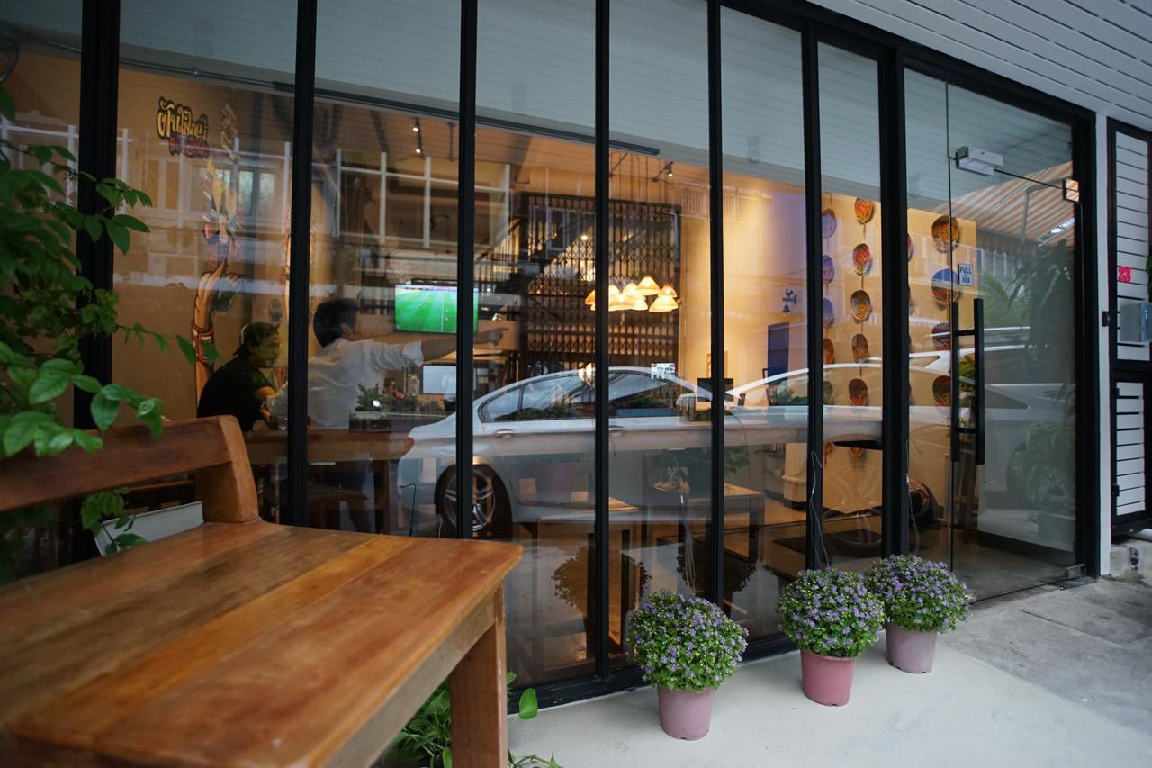 Puck Hostel Bangkok Exterior foto