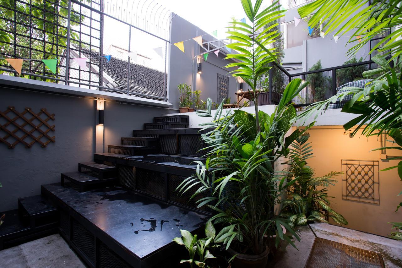 Puck Hostel Bangkok Exterior foto
