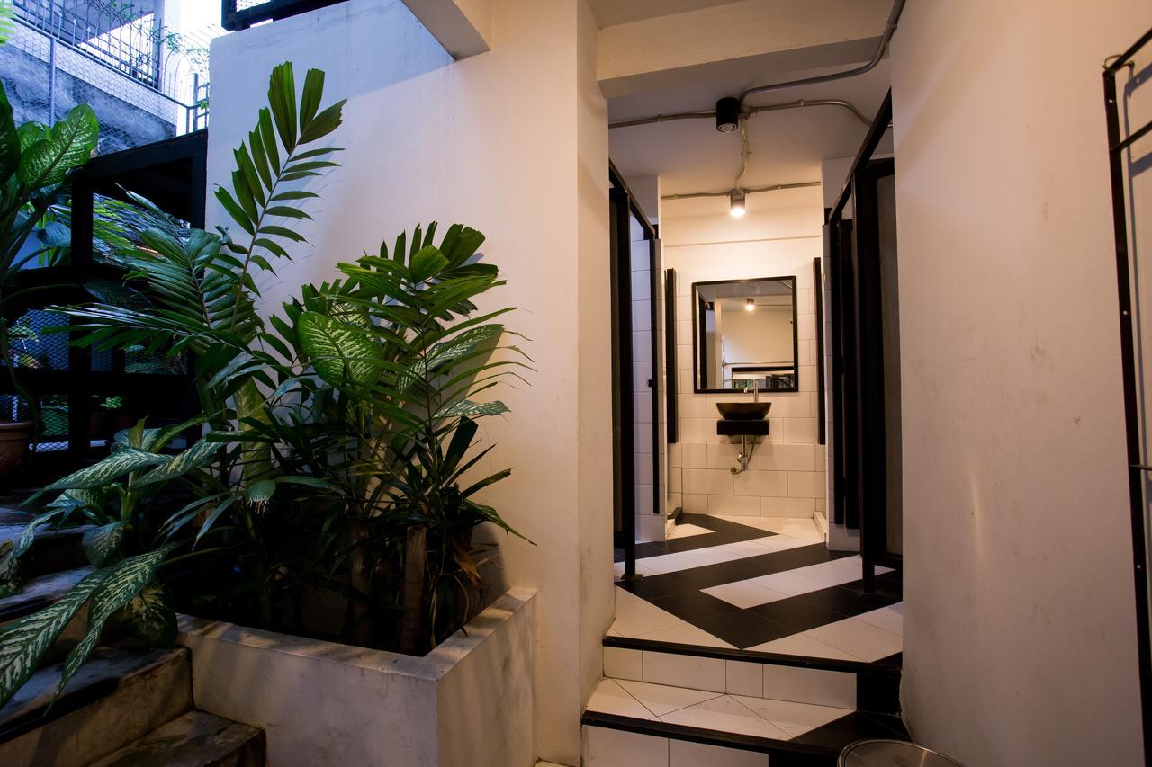 Puck Hostel Bangkok Exterior foto