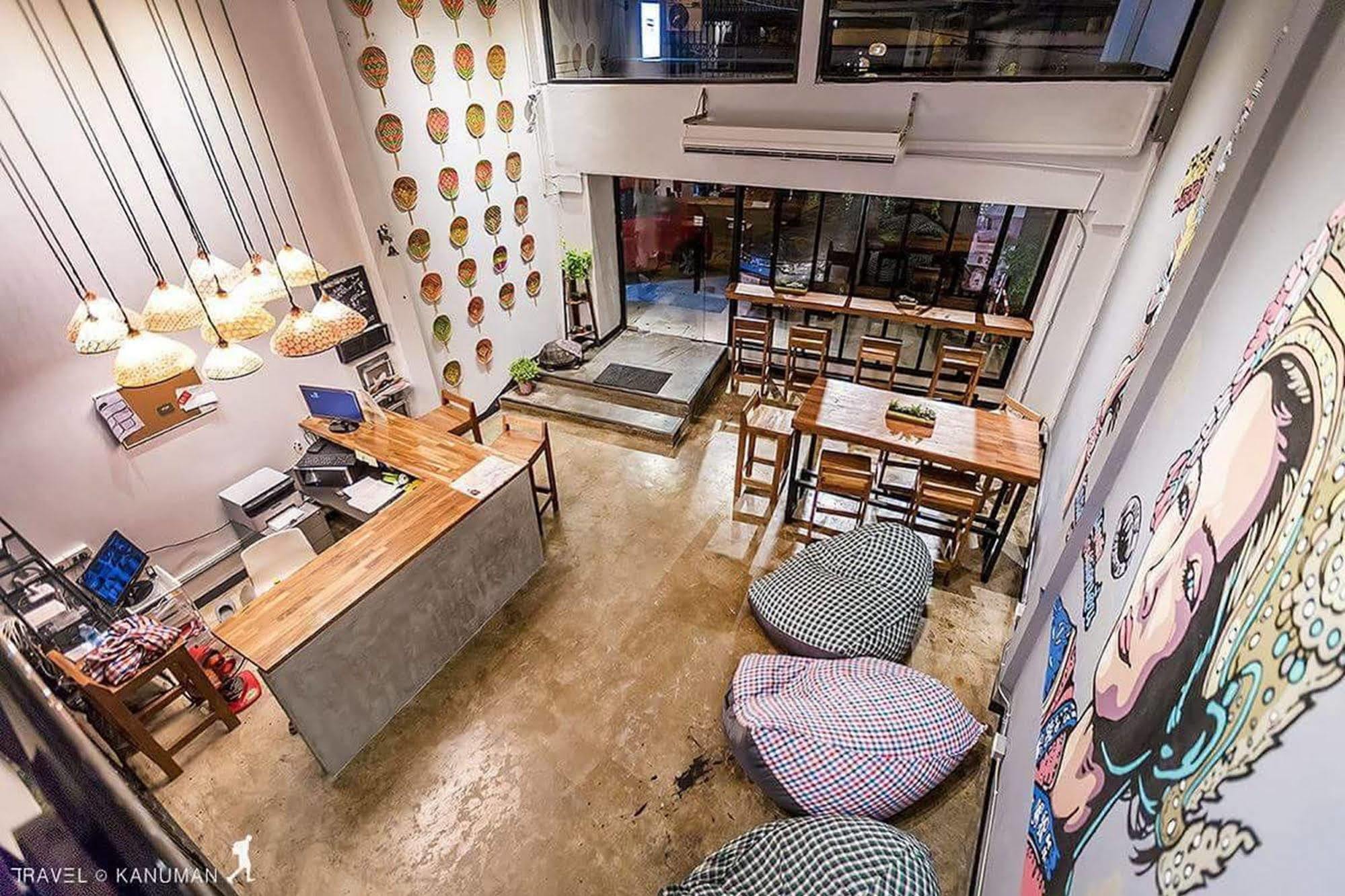 Puck Hostel Bangkok Exterior foto